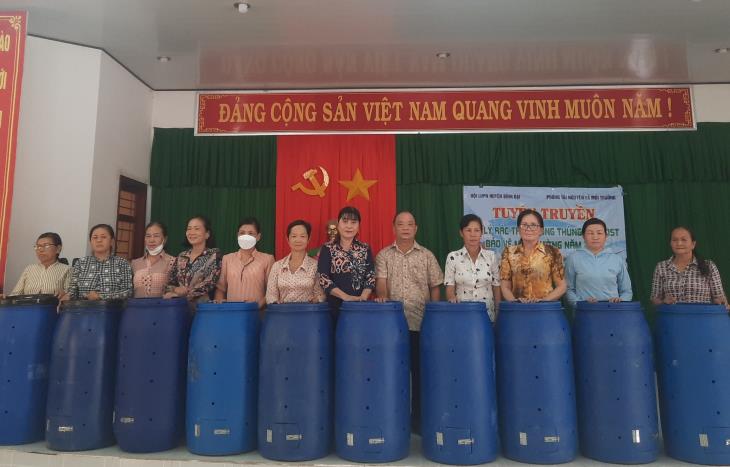 Tuyên truyền xử lý rác thải trong thùng Compost bảo vệ môi trường năm 2022