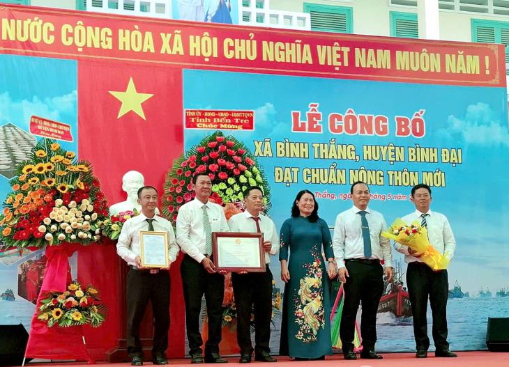 Bình Thắng đón Bằng công nhận xã đạt chuẩn nông thôn mới